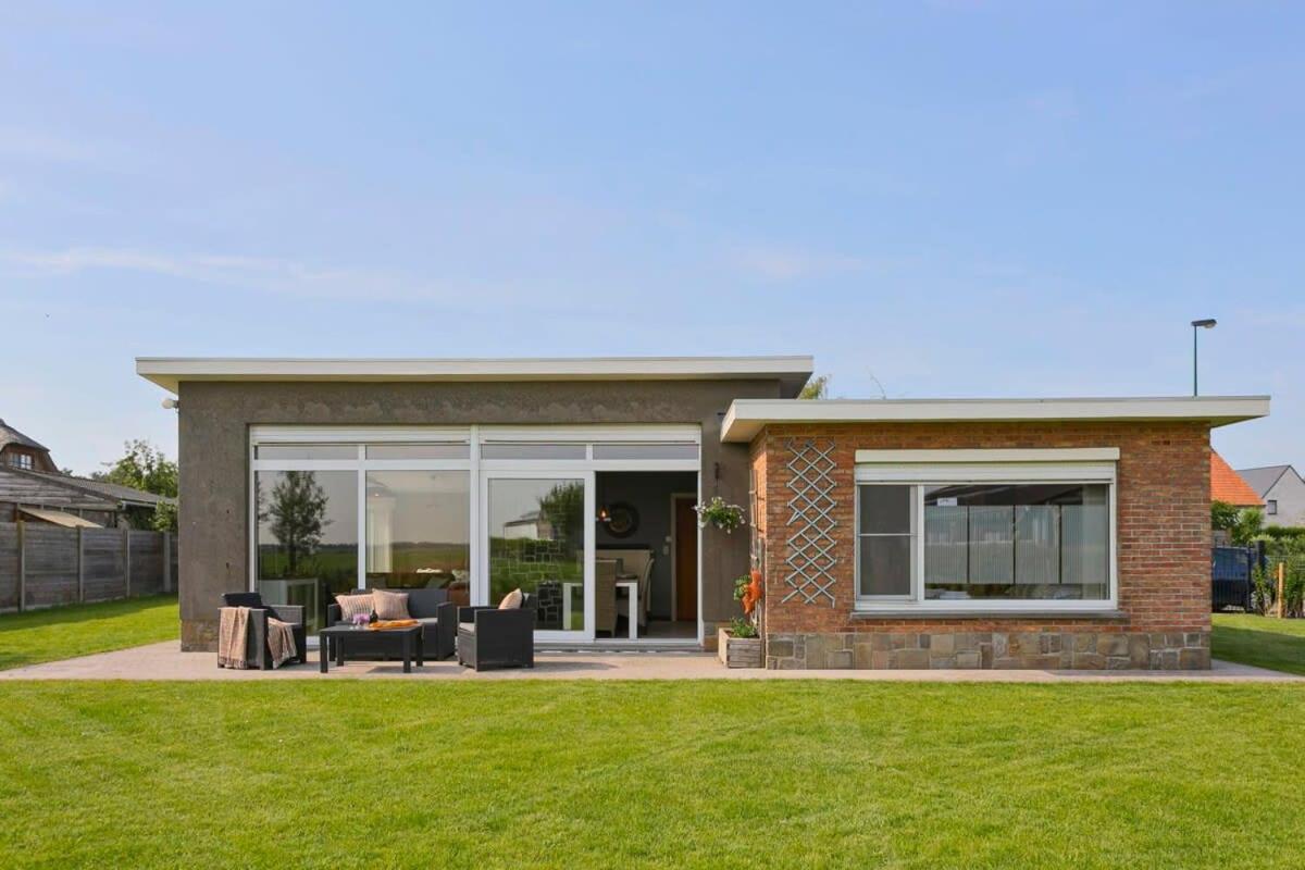 Huswell - Bungalow With Garden At 5 Minutes From The Beach Villa De Haan Exterior foto