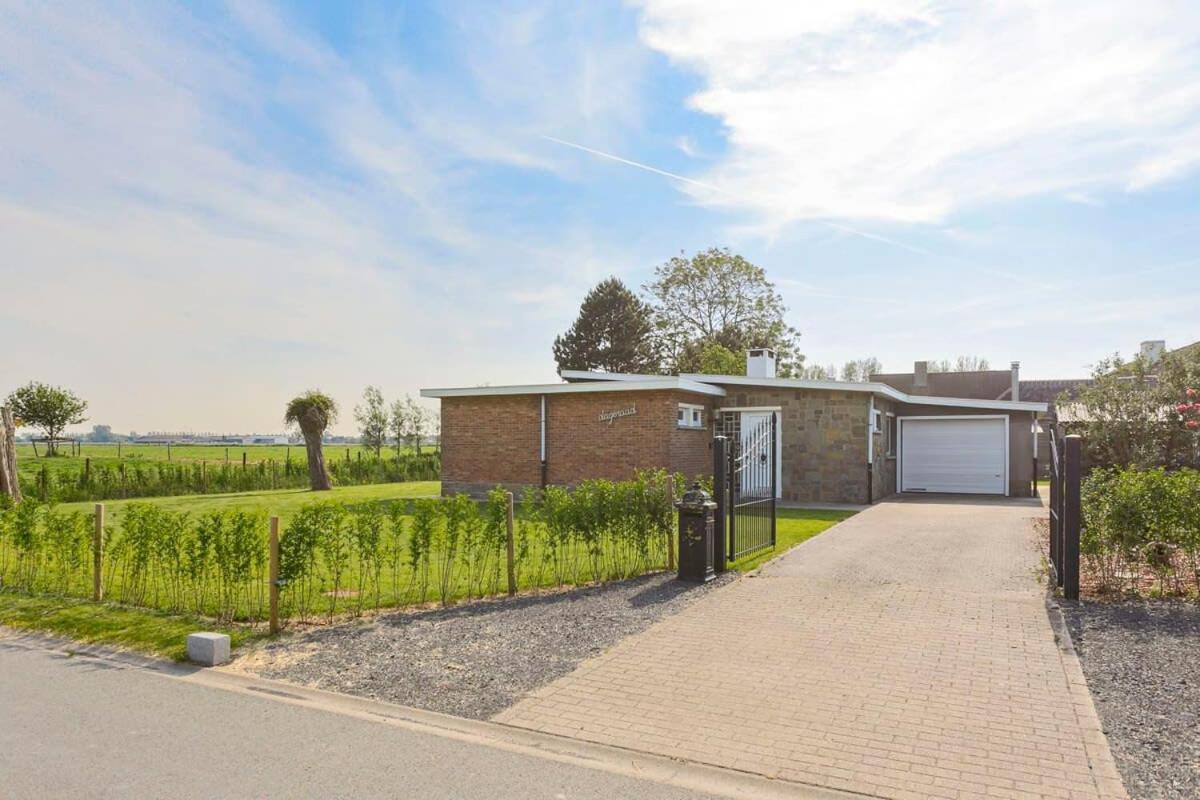 Huswell - Bungalow With Garden At 5 Minutes From The Beach Villa De Haan Exterior foto